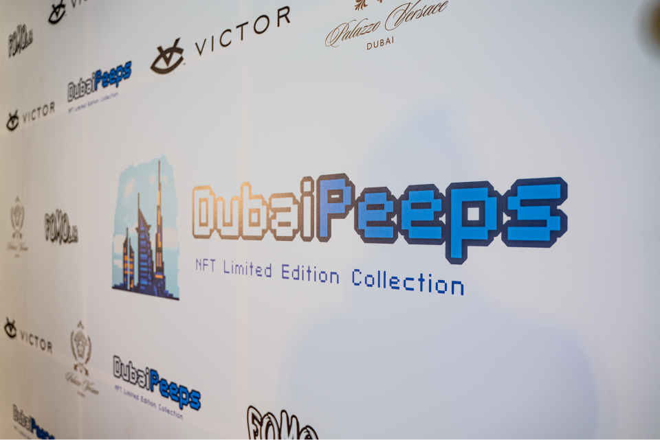 Dubai Peeps